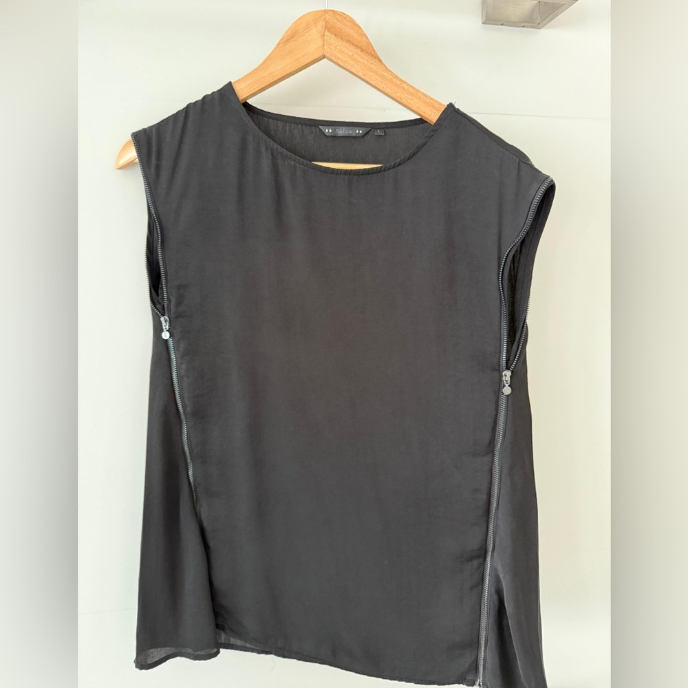 Elegant Black Sleeveless Top
